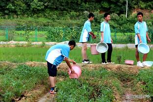 里夫斯谈化学反应：防守持球人时不必怀疑自己 要完全信任队友